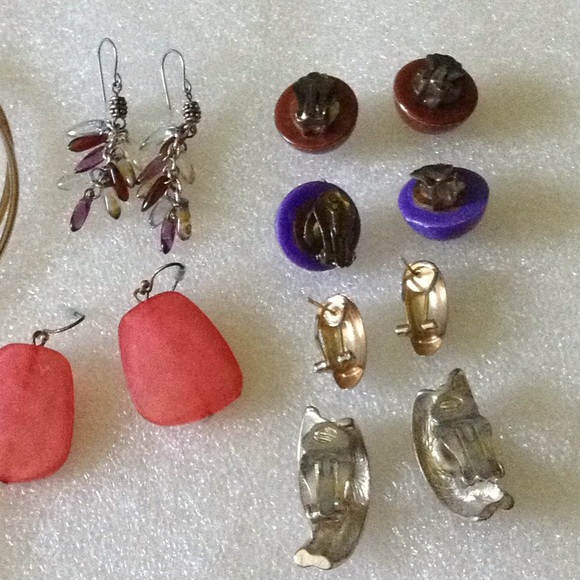 8 Earring bundle - Picture 4 of 4